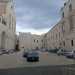 Sulla destra vi  laccesso allampio cortile interno al complesso monastico: lo attraversiamo...